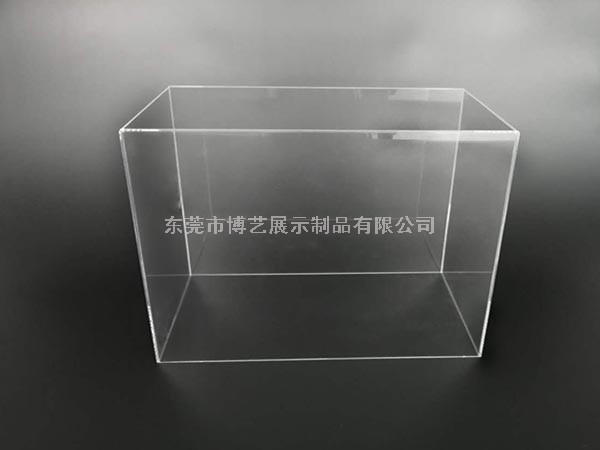 一個亞克力魚缸它比普通玻璃魚缸有著什么樣的優(yōu)勢呢？